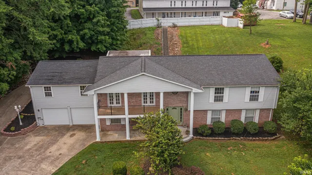 $489,000 | 530 2nd Avenue, Jasper, IN 47546