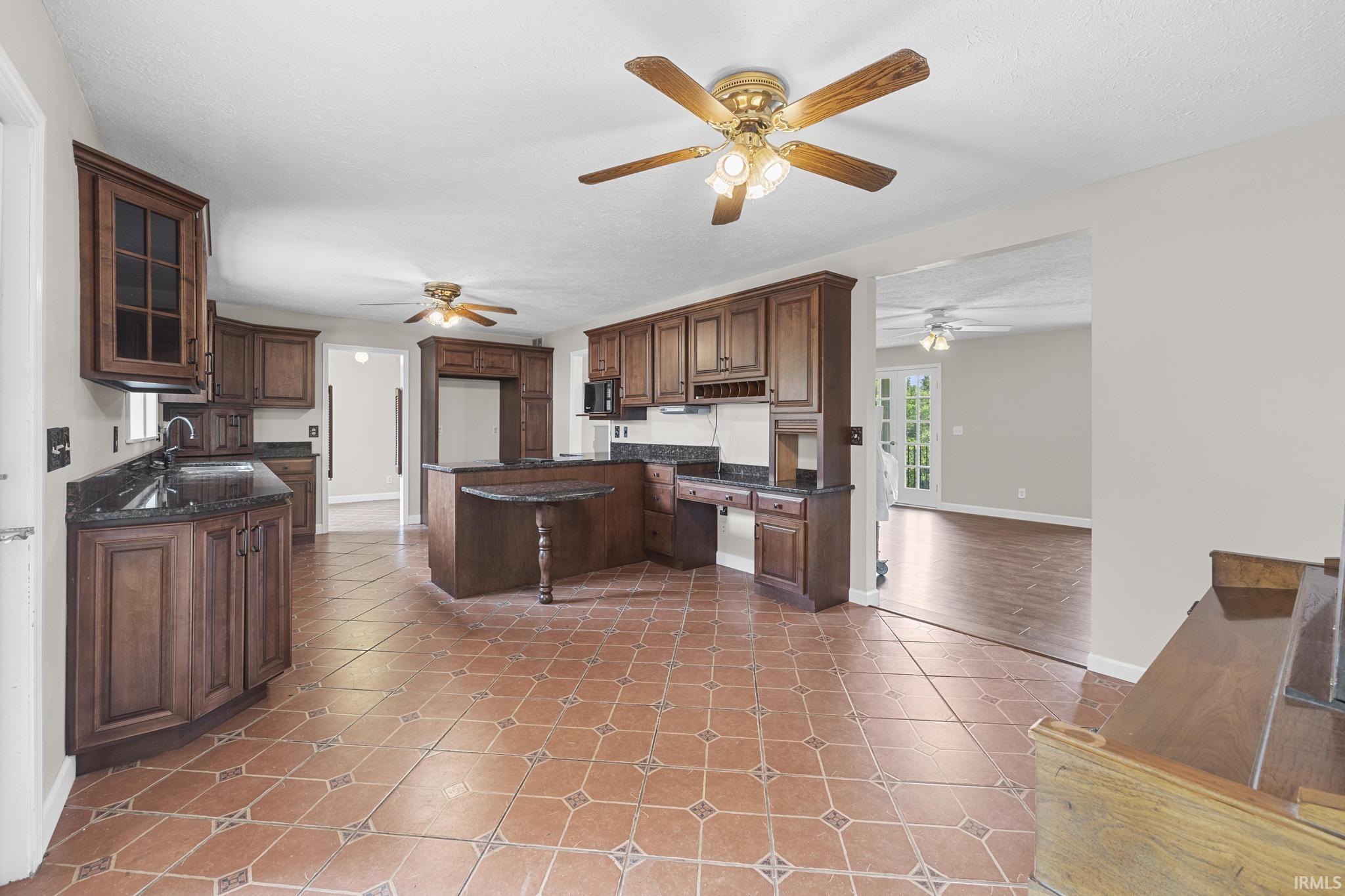 530 2nd Avenue Jasper, IN 47546 - Photo 4 of 36