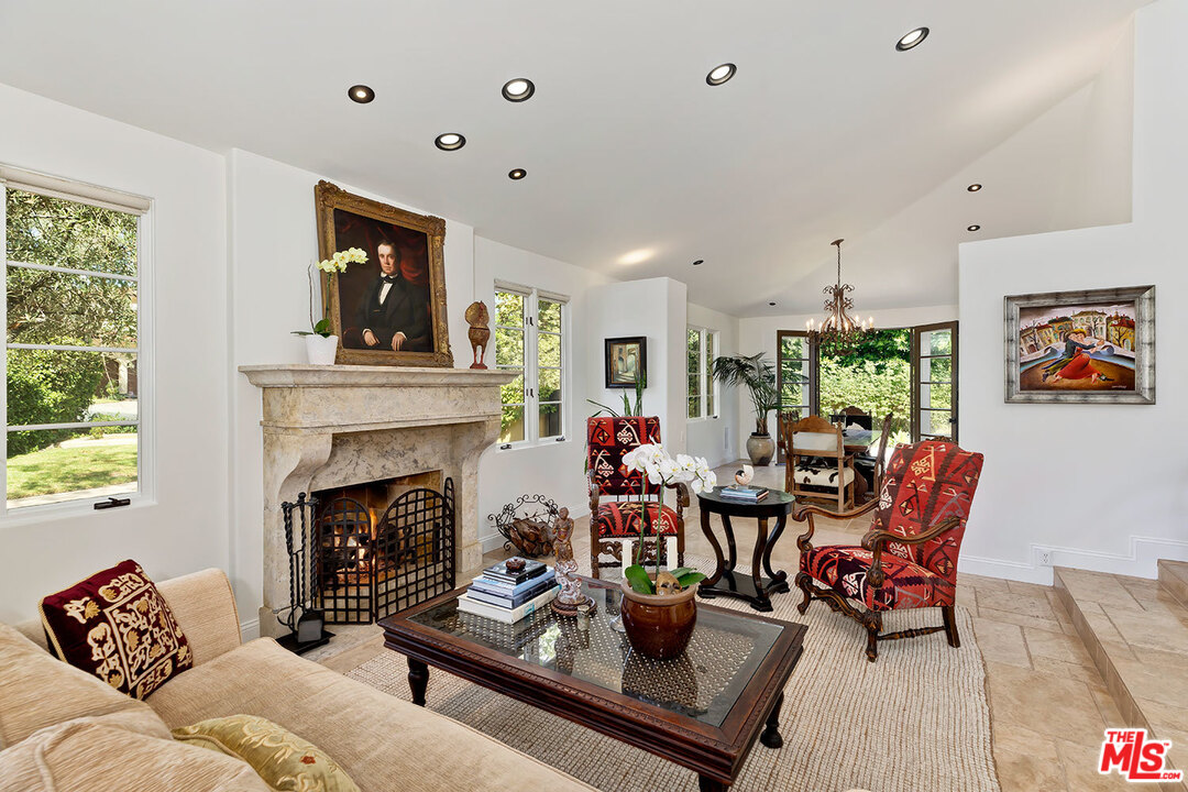 12534 Promontory Road Los Angeles, CA 90049 - Photo 13 of 44
