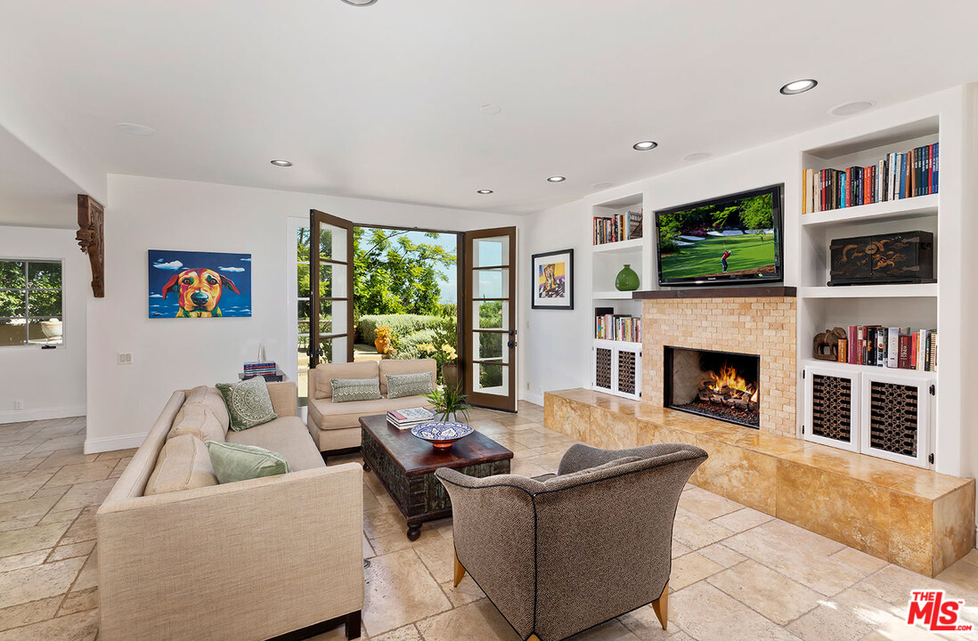 12534 Promontory Road Los Angeles, CA 90049 - Photo 16 of 44
