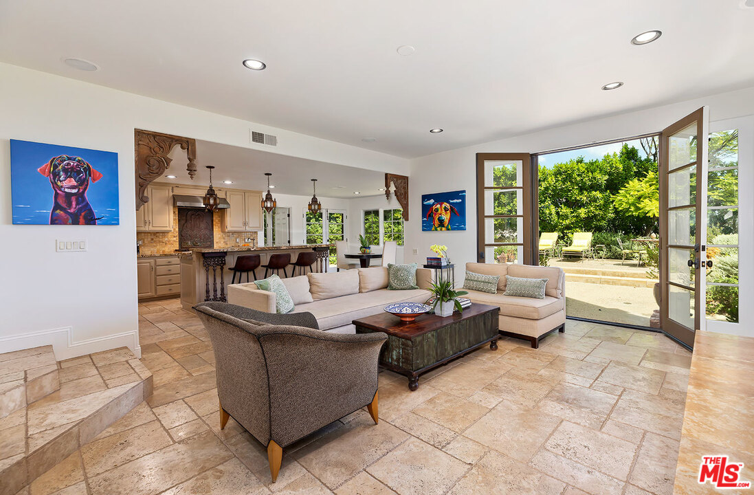 12534 Promontory Road Los Angeles, CA 90049 - Photo 17 of 44