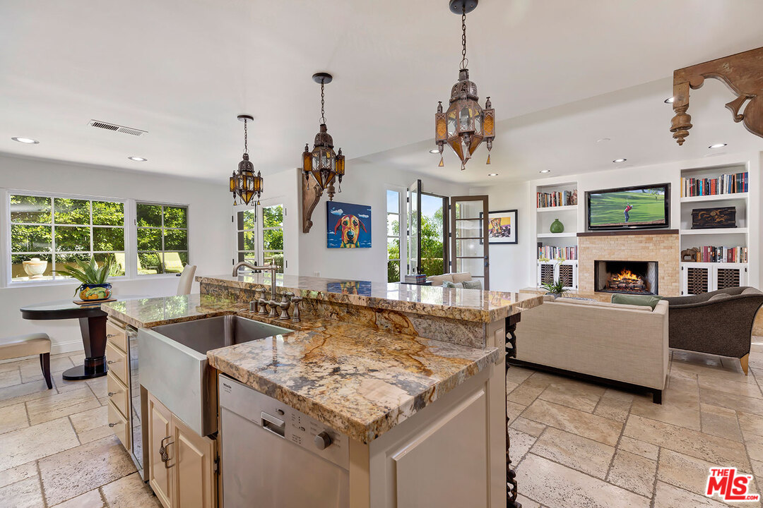 12534 Promontory Road Los Angeles, CA 90049 - Photo 19 of 44
