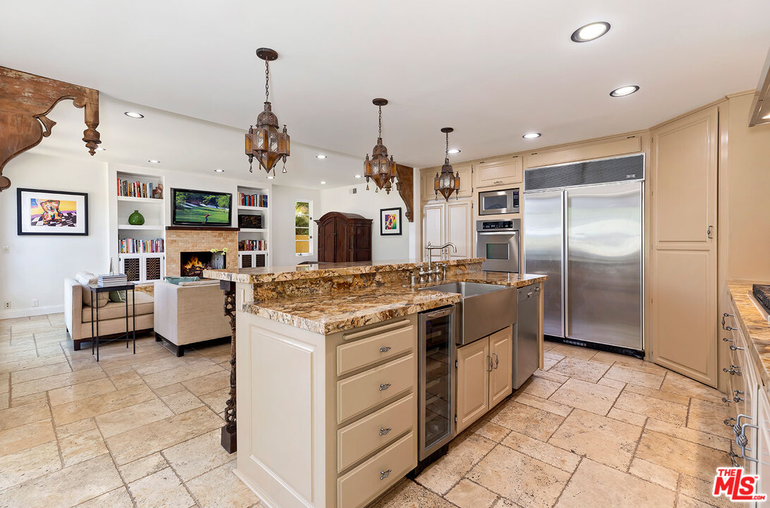 12534 Promontory Road Los Angeles, CA 90049 - Photo 20 of 44
