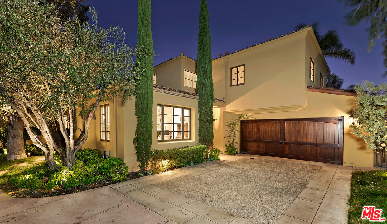 12534 Promontory Road Los Angeles, CA 90049 - Photo 5 of 44