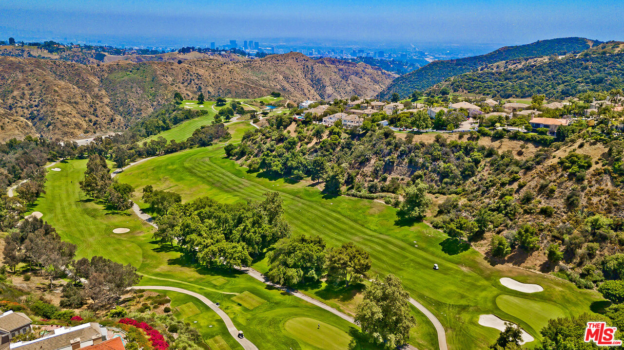 12534 Promontory Road Los Angeles, CA 90049 - Photo 42 of 44