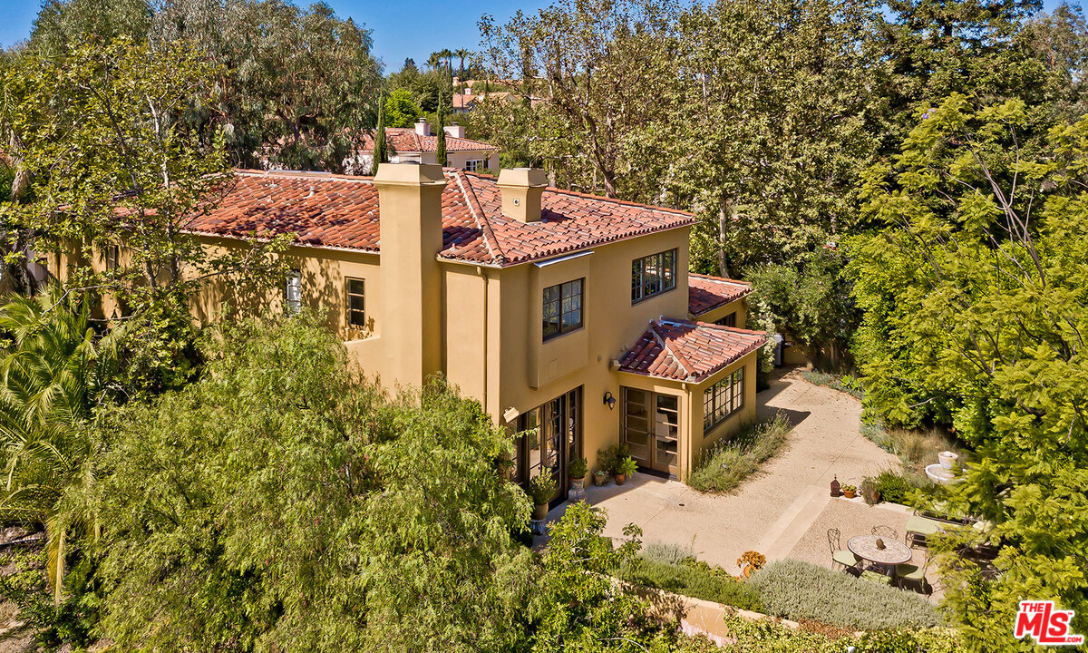 12534 Promontory Road Los Angeles, CA 90049 - Photo 6 of 44