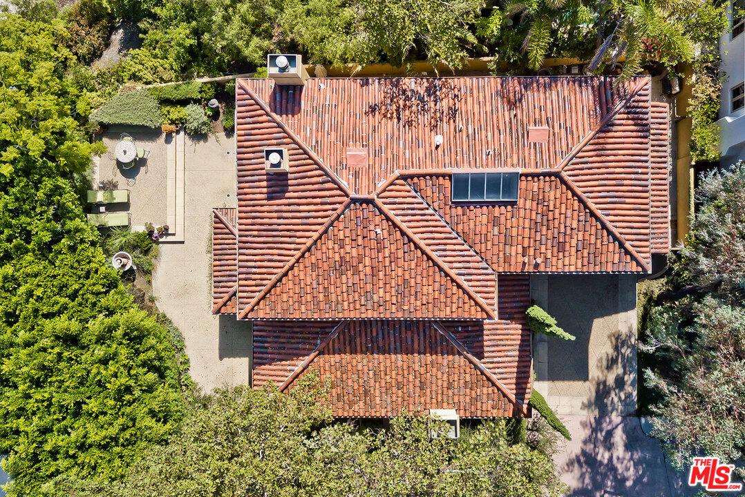 12534 Promontory Road Los Angeles, CA 90049 - Photo 7 of 44