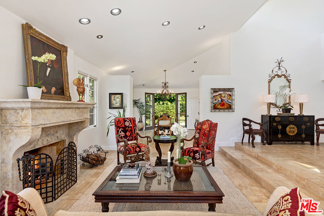 12534 Promontory Road Los Angeles, CA 90049 - Photo 9 of 44