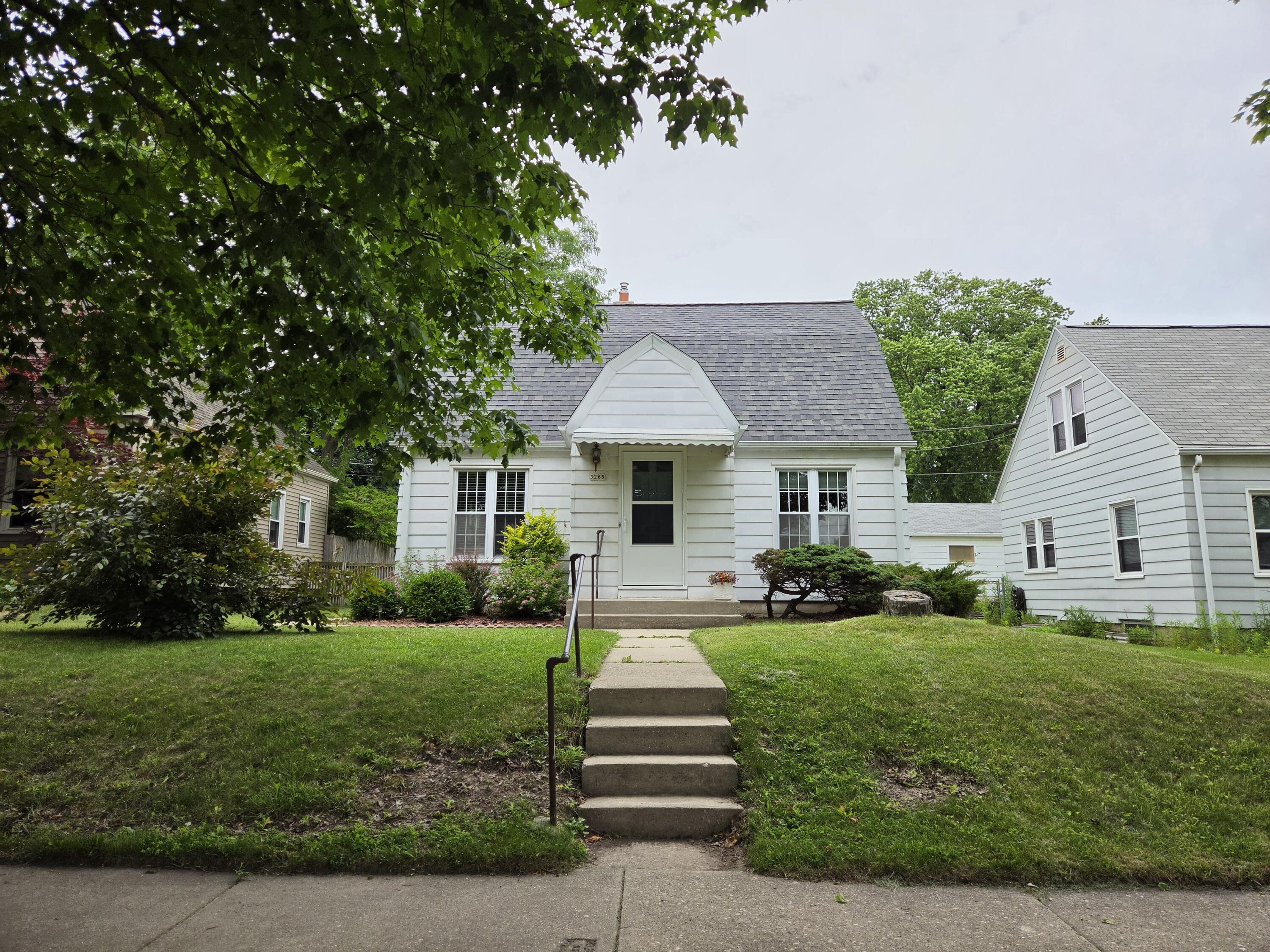 3265 South Burrell Street Milwaukee, WI 53207 - Photo 26 of 39 3265 S. Burrell St.