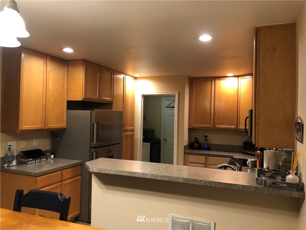 19171 110th Place Southeast Renton, WA 98055 - Photo 11 of 32 Gallery Image 11