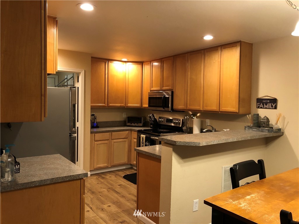19171 110th Place Southeast Renton, WA 98055 - Photo 10 of 32 Gallery Image 10