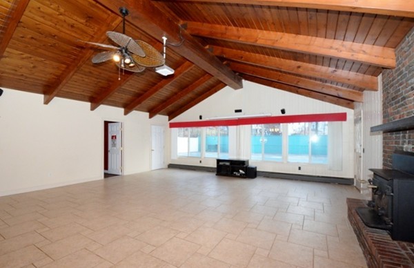101 MacArthur Road Stoneham, MA 02180 - Photo 3 of 26 Gallery Image 3