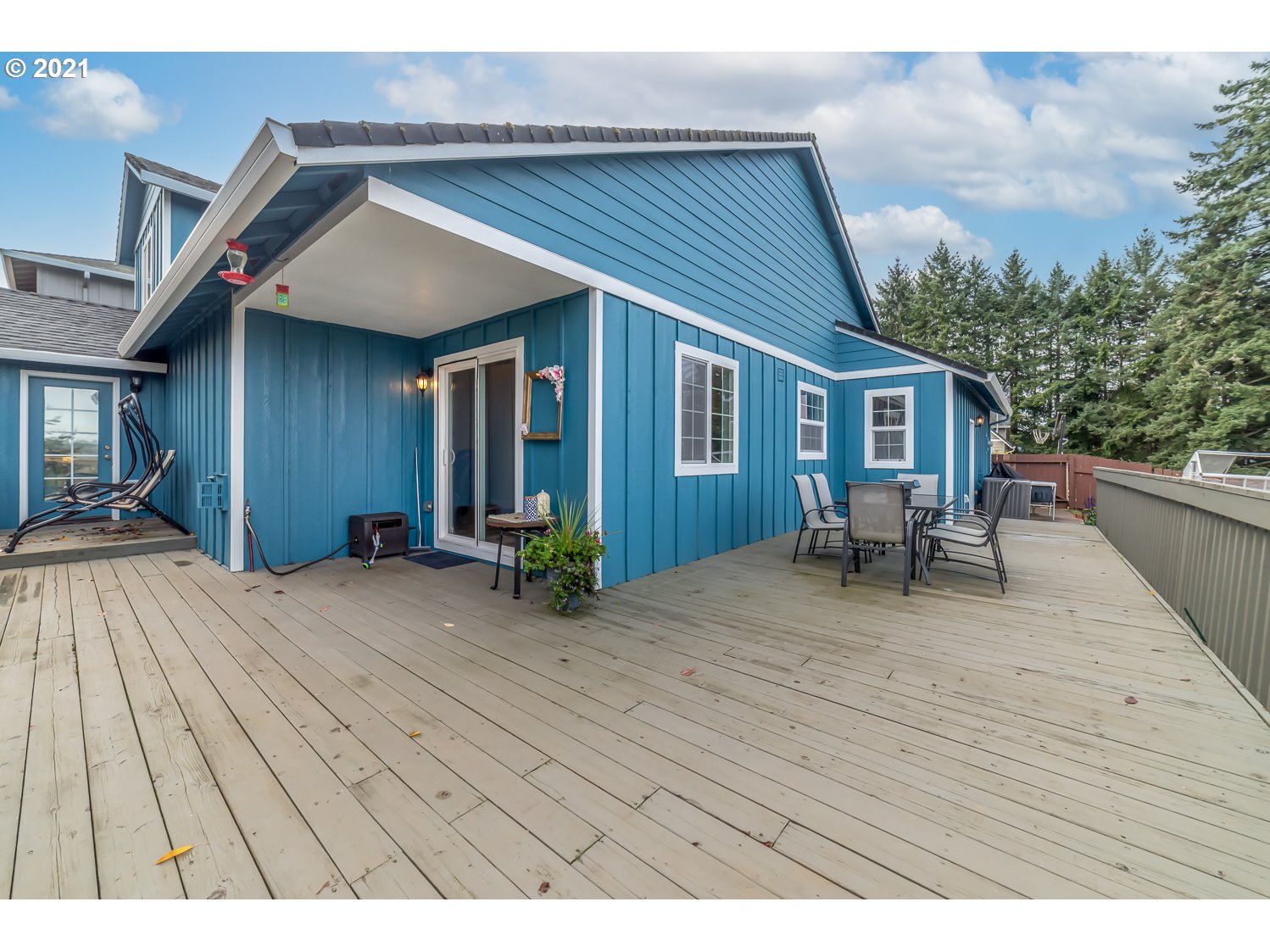 870 Kristen Way Cottage Grove, OR 97424 - Photo 30 of 31 a house view with a outdoor space