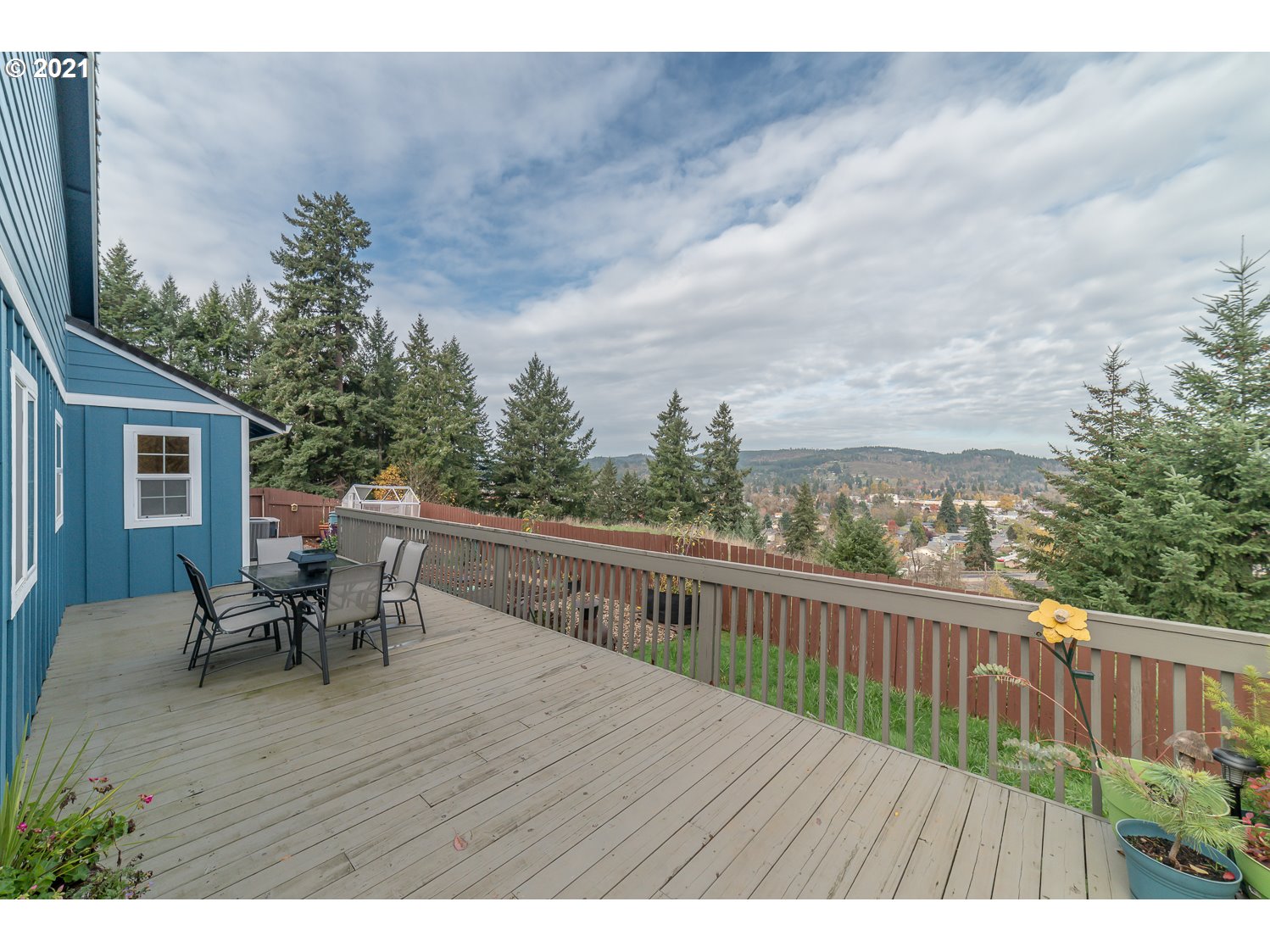 870 Kristen Way Cottage Grove, OR 97424 - Photo 5 of 31 a deck view with a seating space