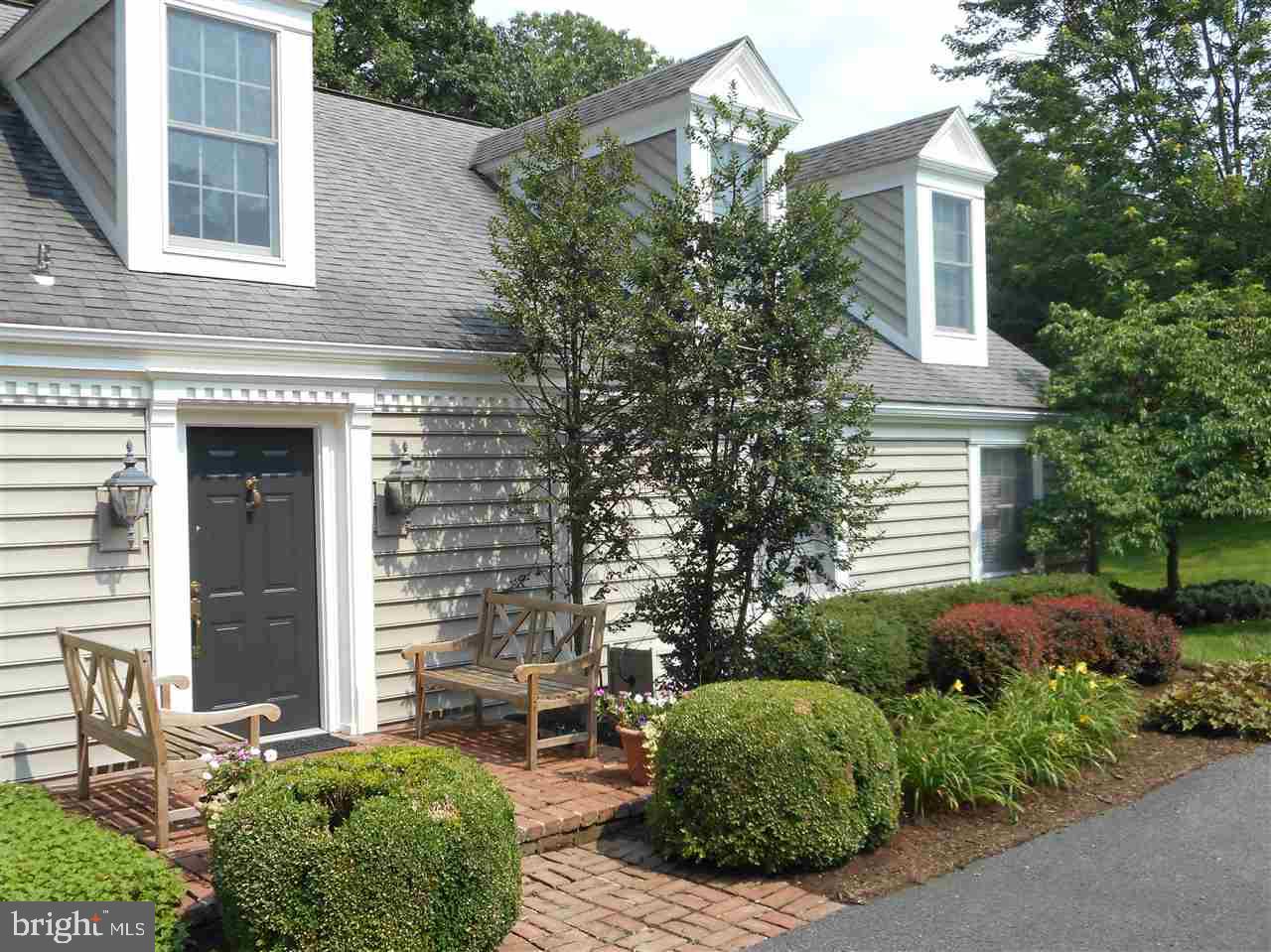 37 Green Ridge Road Mechanicsburg, PA 17050 - Photo 2 of 25