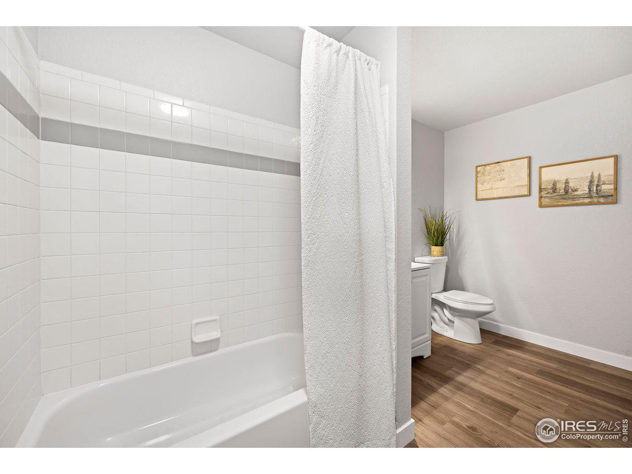 1225 West Prospect Road, Unit R35 Fort Collins, CO 80526 - Photo 28 of 33 Updated full bath