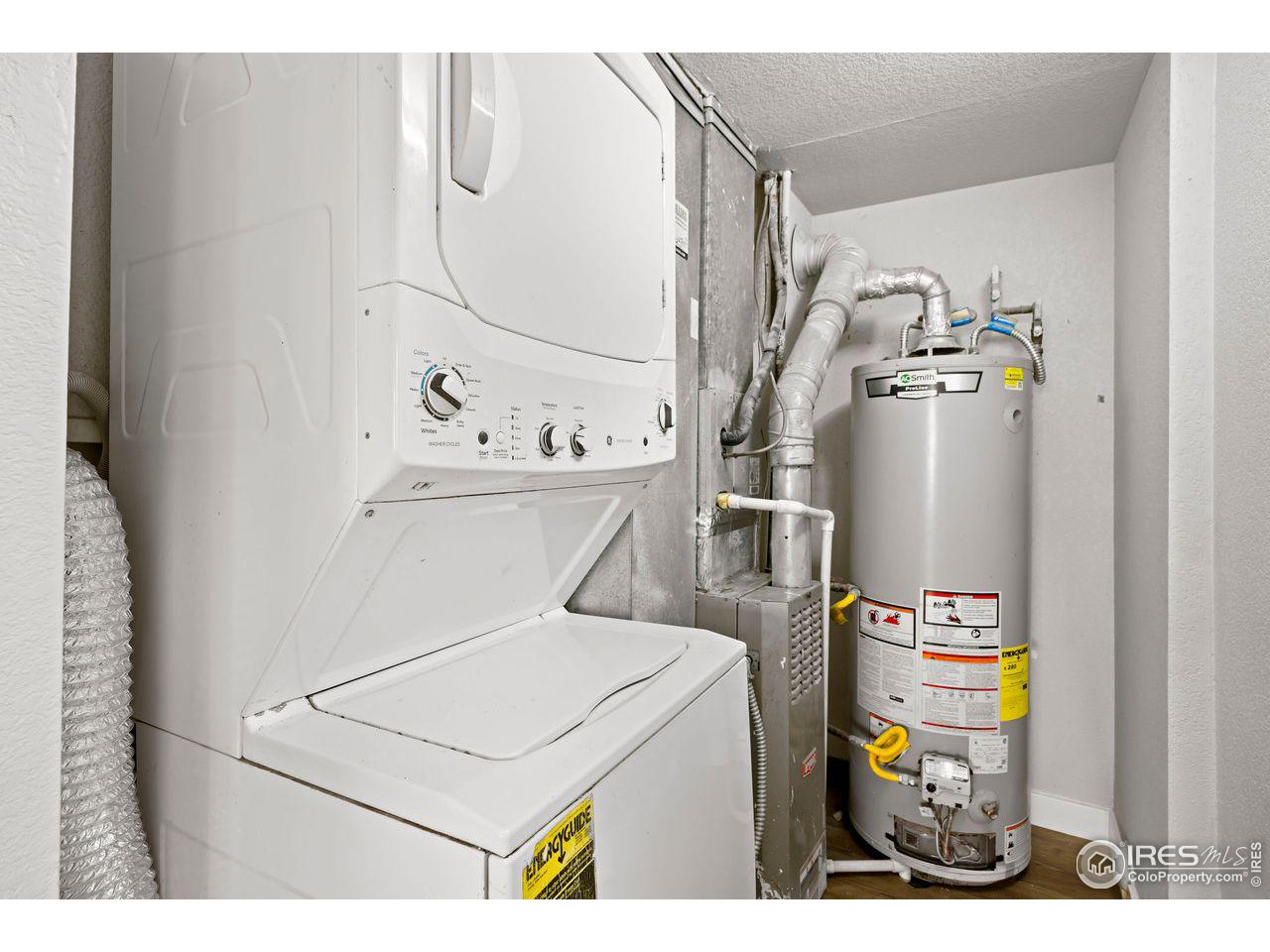 1225 West Prospect Road, Unit R35 Fort Collins, CO 80526 - Photo 31 of 33 Clothes washer/dryer included