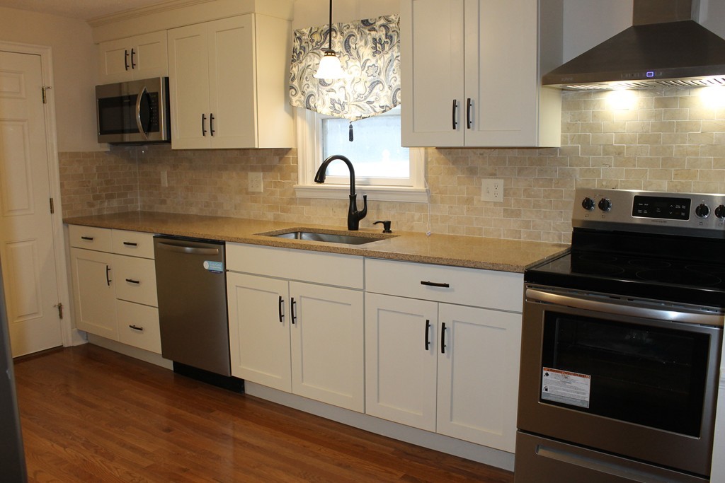 43 Mandalay Road Springfield, MA 01118 - Photo 5 of 30