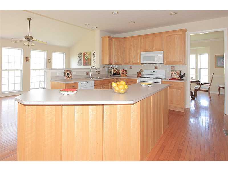 310 Buffalo Ridge Road Canonsburg, PA 15317 - Photo 4 of 18 Kitchen.
