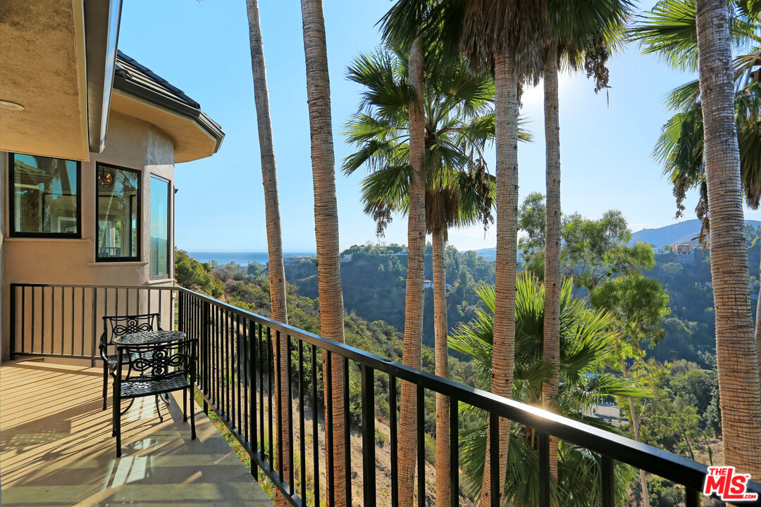 1111 Somera Road Los Angeles, CA 90077 - Photo 12 of 54