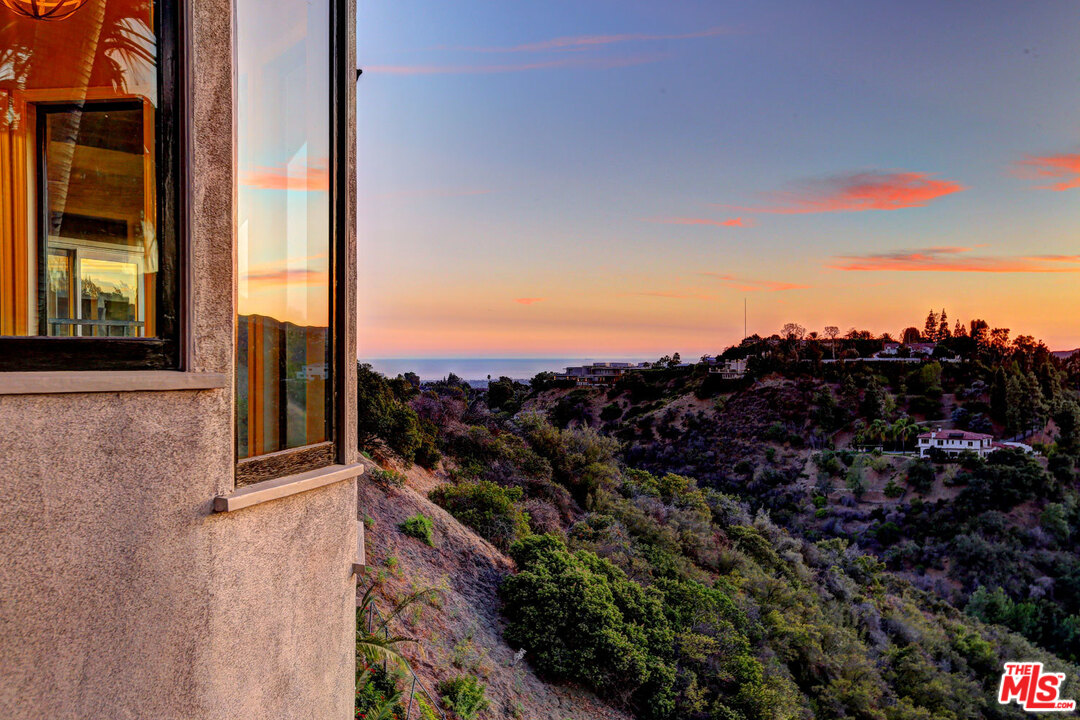 1111 Somera Road Los Angeles, CA 90077 - Photo 17 of 54
