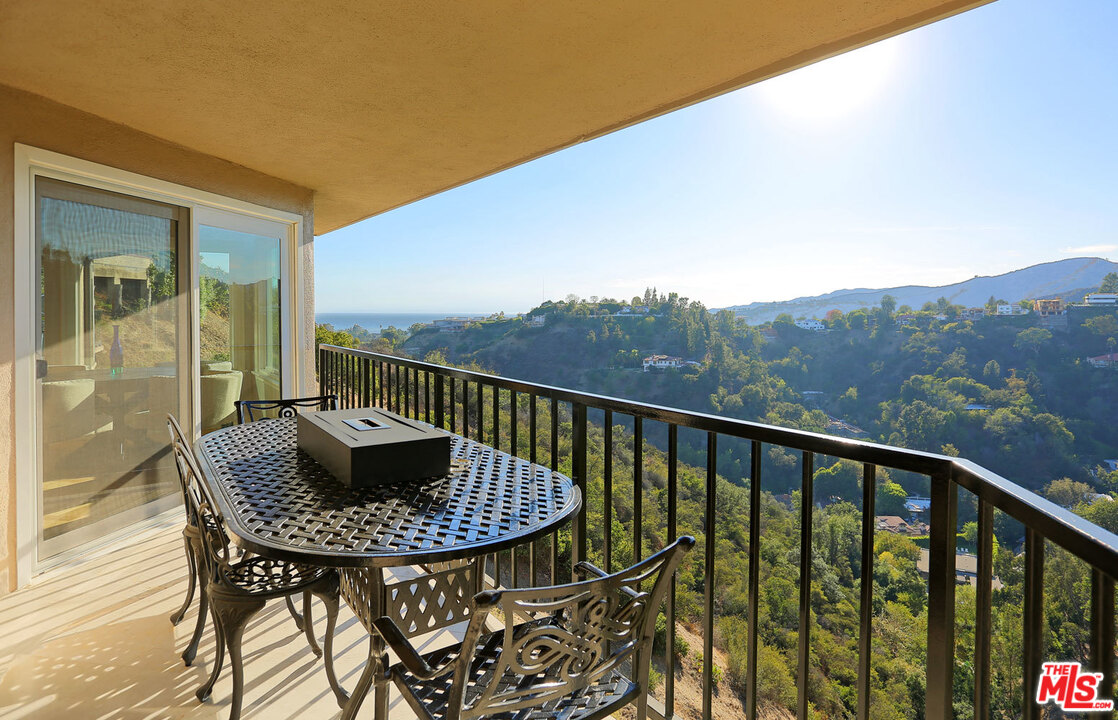 1111 Somera Road Los Angeles, CA 90077 - Photo 21 of 54