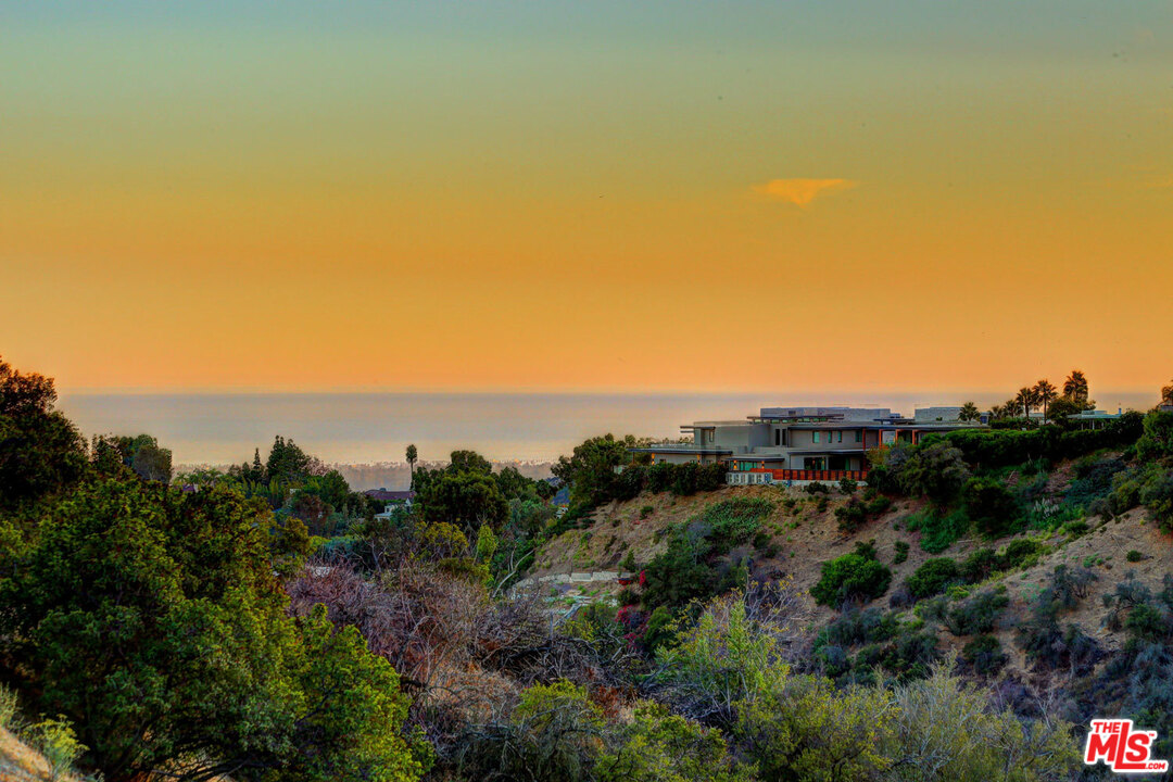 1111 Somera Road Los Angeles, CA 90077 - Photo 25 of 54