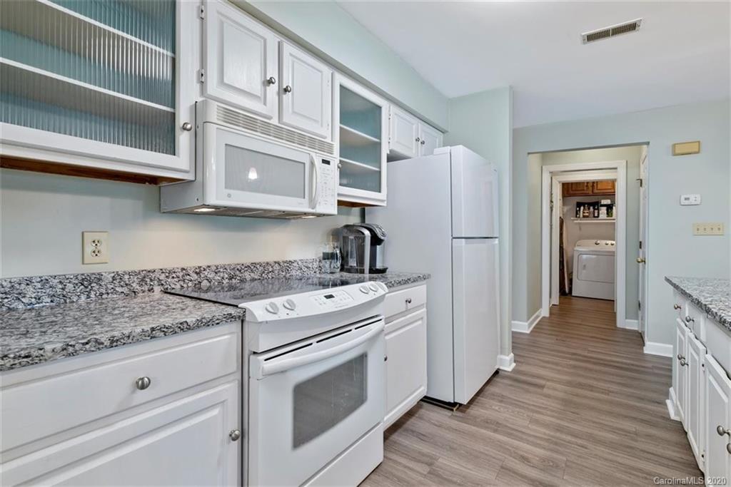 13822 Queens Harbor Road Charlotte, NC 28278 - Photo 14 of 48
