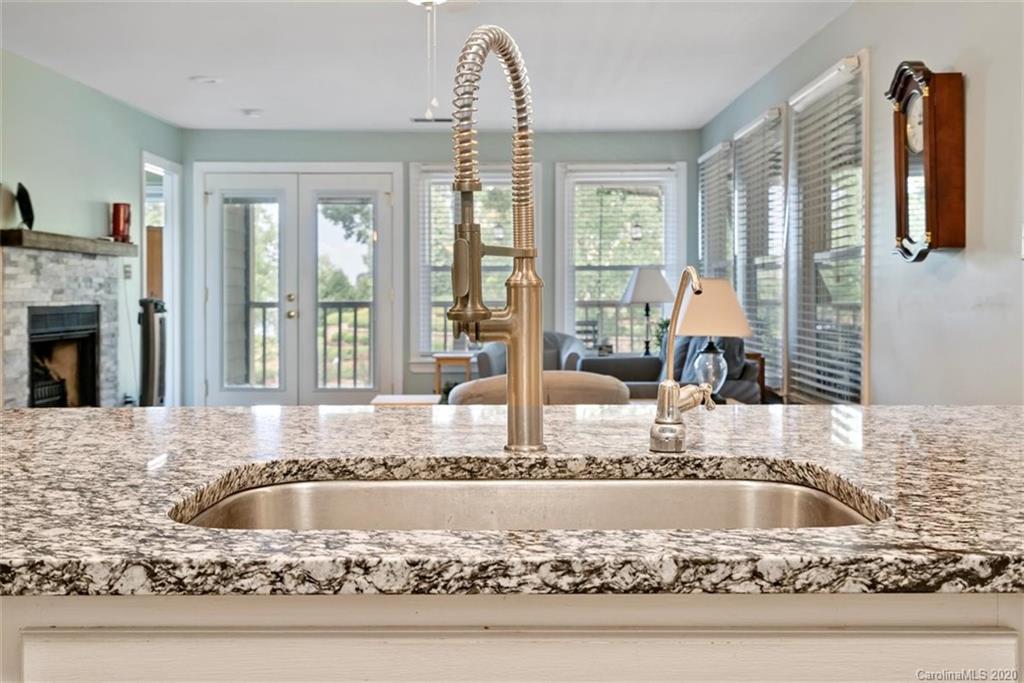 13822 Queens Harbor Road Charlotte, NC 28278 - Photo 15 of 48