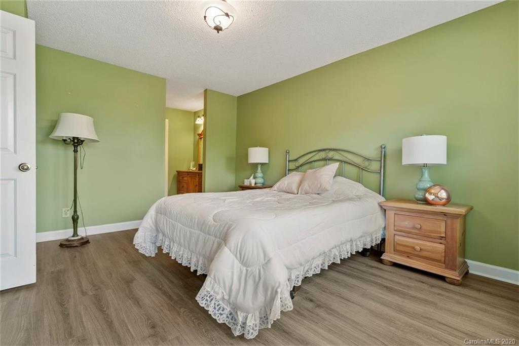 13822 Queens Harbor Road Charlotte, NC 28278 - Photo 24 of 48