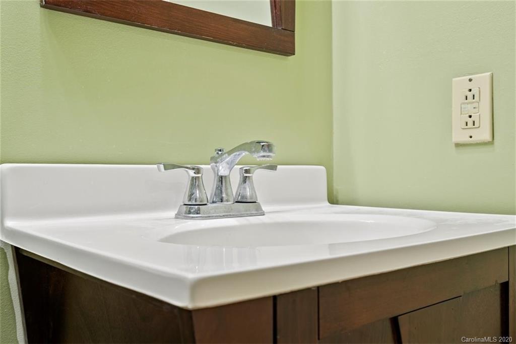 13822 Queens Harbor Road Charlotte, NC 28278 - Photo 26 of 48