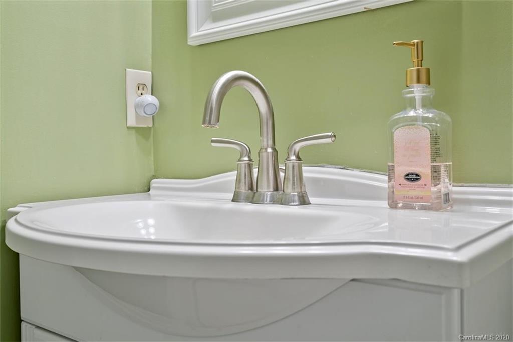 13822 Queens Harbor Road Charlotte, NC 28278 - Photo 29 of 48