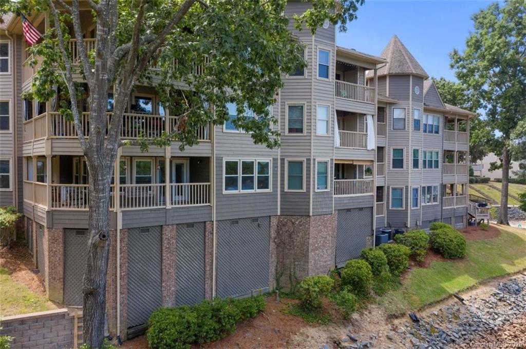 13822 Queens Harbor Road Charlotte, NC 28278 - Photo 4 of 48