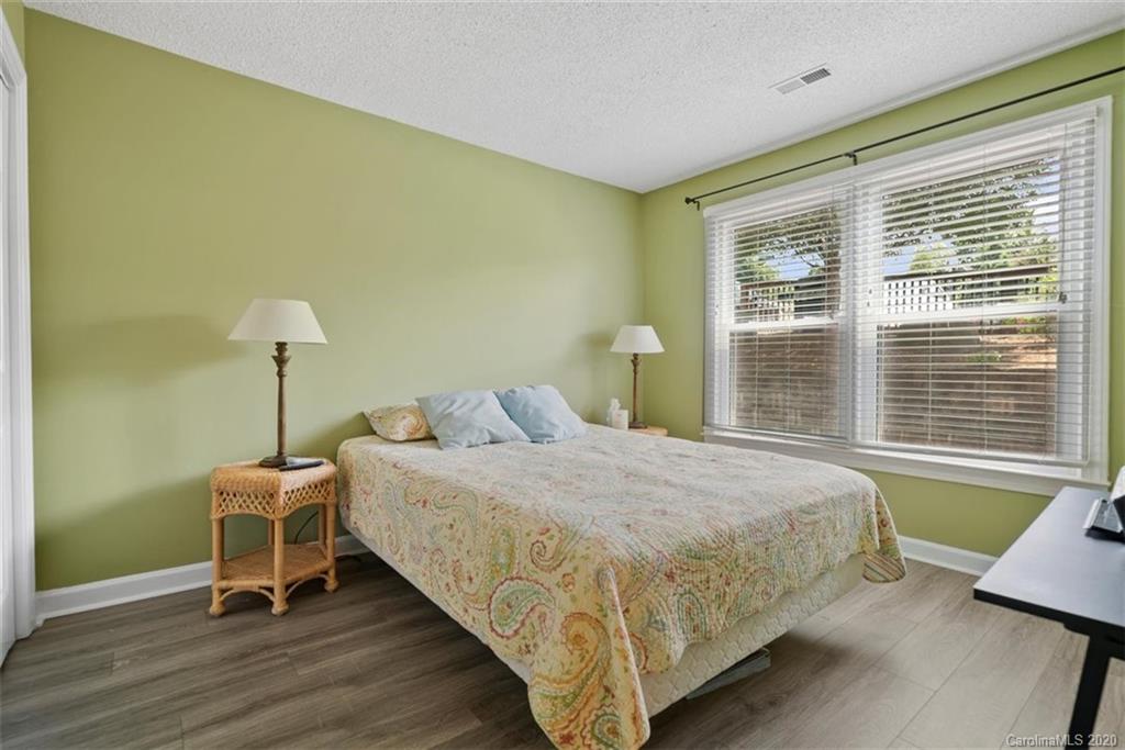 13822 Queens Harbor Road Charlotte, NC 28278 - Photo 34 of 48
