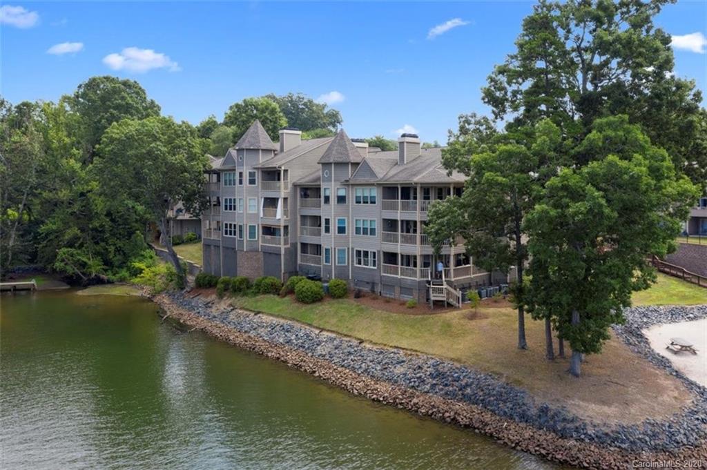 13822 Queens Harbor Road Charlotte, NC 28278 - Photo 5 of 48