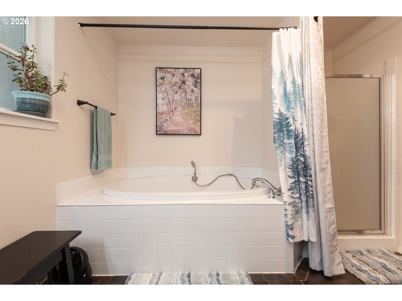 905 Southwest Burns Lane Madras, OR 97741 - Photo 25 of 40 a bathroom with a sink and a mirror