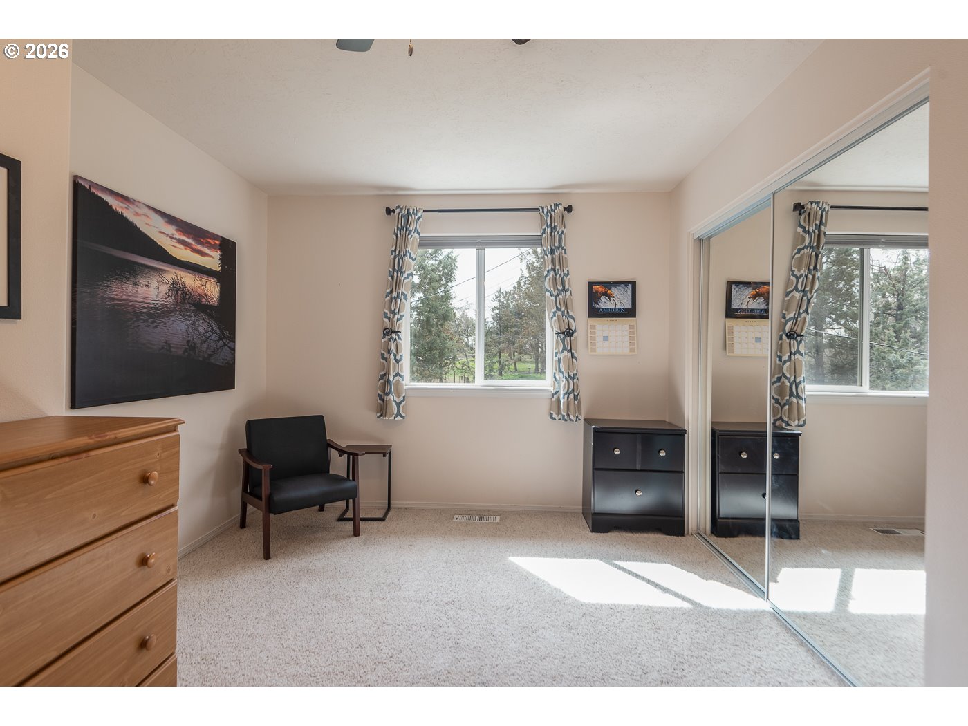905 Southwest Burns Lane Madras, OR 97741 - Photo 30 of 40 a living room with furniture and a flat screen tv