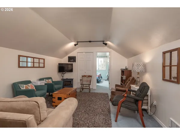 $640,000 | 905 Southwest Burns Lane, Madras, OR 97741