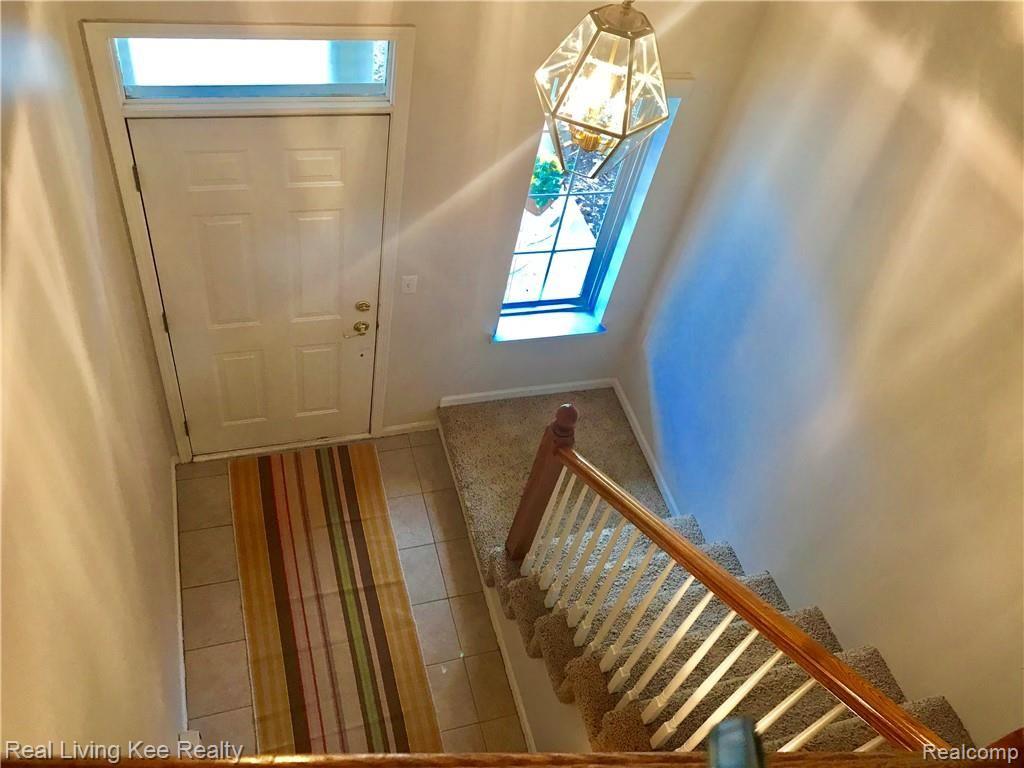 3576 Oakmonte Boulevard Rochester, MI 48306 - Photo 3 of 25