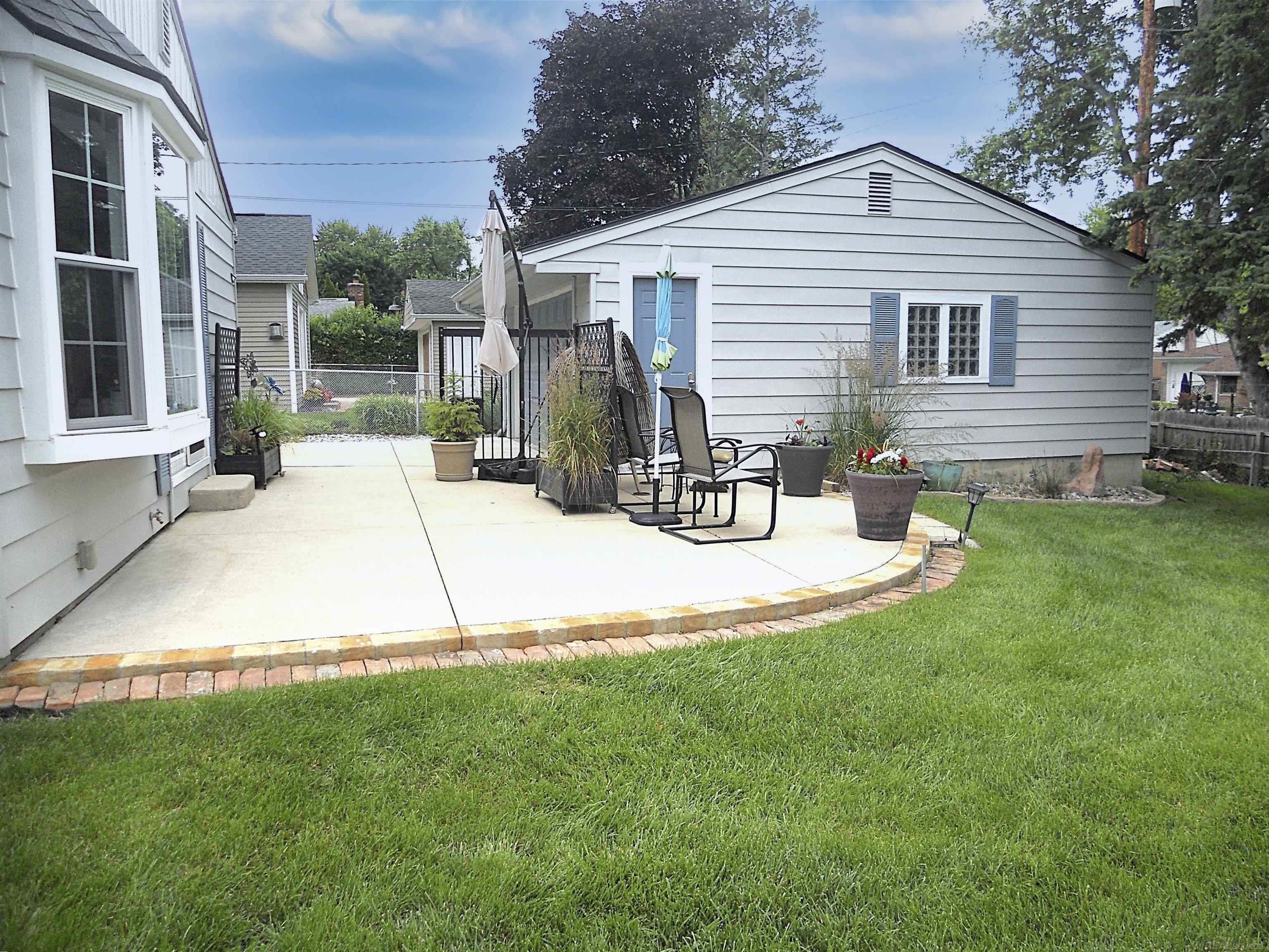 625 Rewold Drive Rochester, MI 48307 - Photo 65 of 69 50213110-e3349816-a543-425c-8eff-33b12580665a.JPG