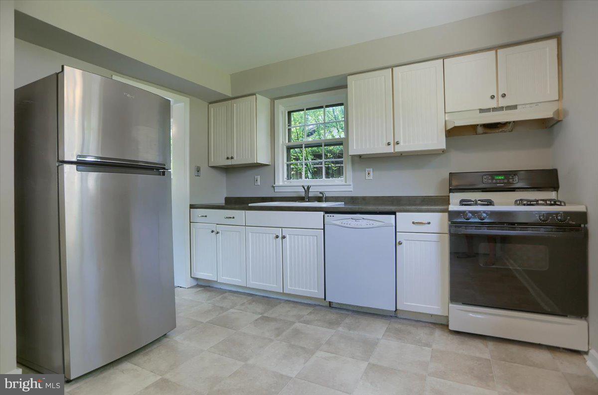 8 Riddle Road Camp Hill, PA 17011 - Photo 2 of 25 Gallery Image 2