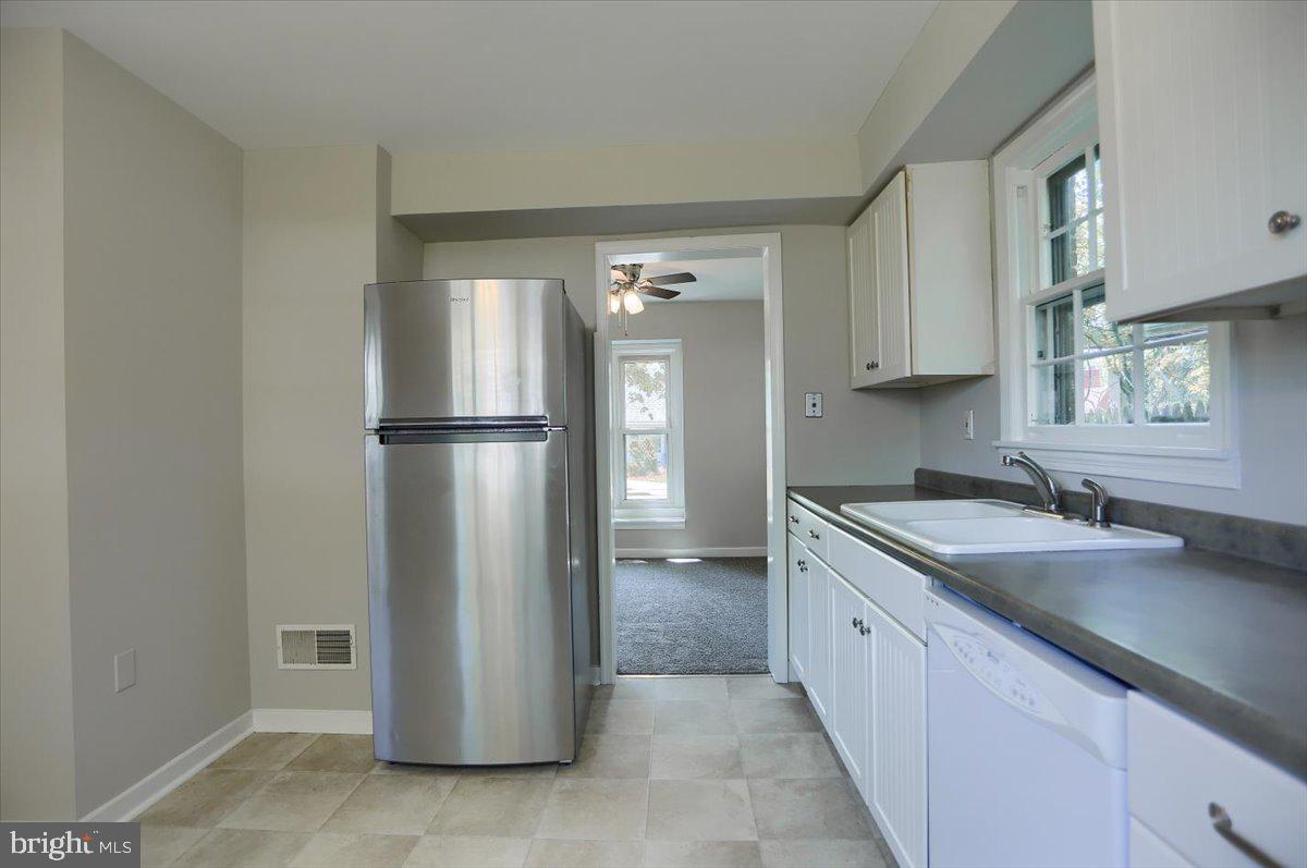 8 Riddle Road Camp Hill, PA 17011 - Photo 3 of 25 Gallery Image 3