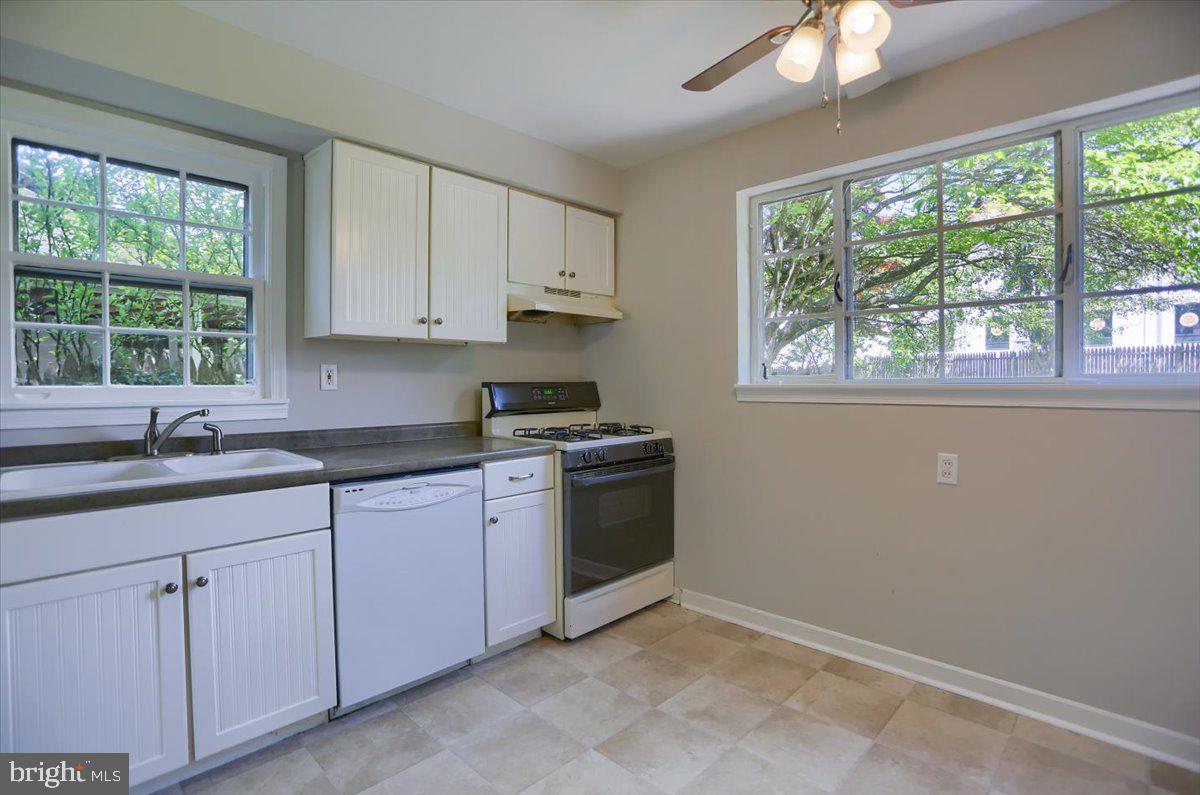 8 Riddle Road Camp Hill, PA 17011 - Photo 6 of 25 Gallery Image 6