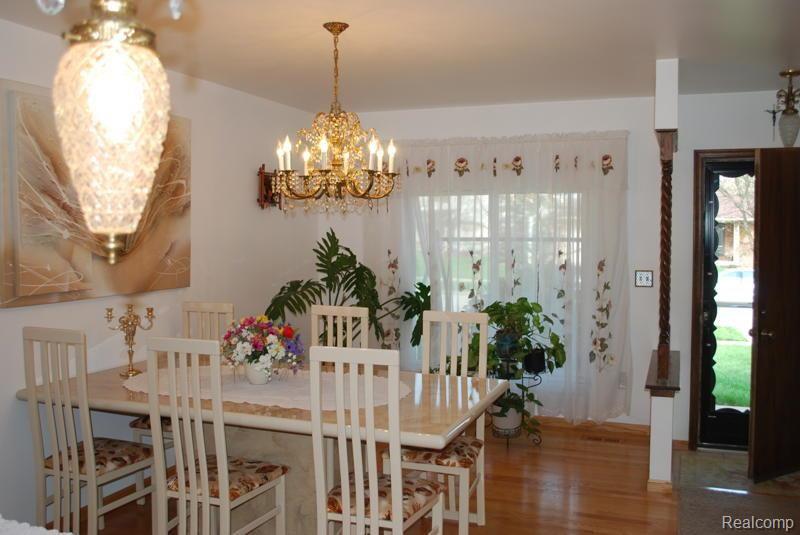 47511 Kathleen Road Macomb, MI 48044 - Photo 7 of 14 DSC_0703