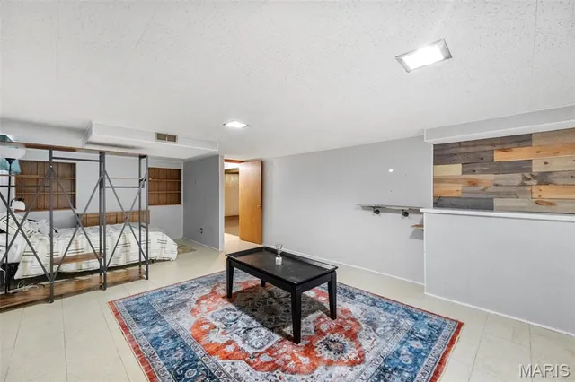 $285,000 | 7800 Murdoch Avenue, Shrewsbury, MO 63119