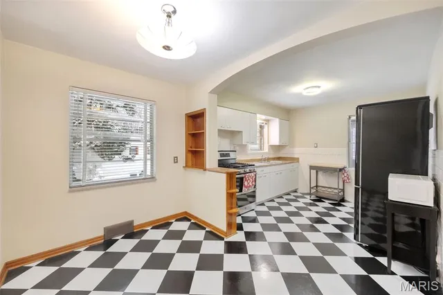 $285,000 | 7800 Murdoch Avenue, Shrewsbury, MO 63119