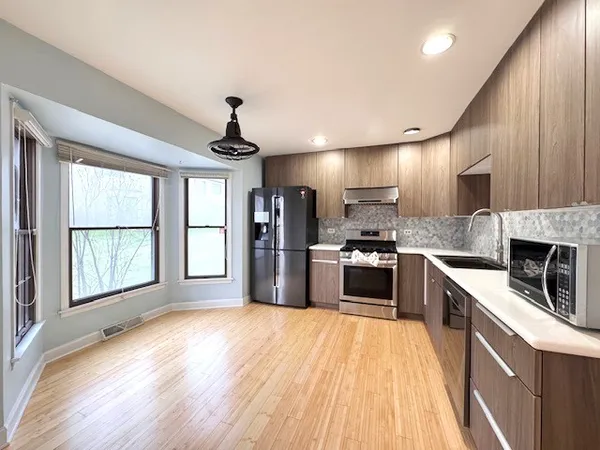 $2,950 | 7S362 Marion Way, Naperville, IL 60540