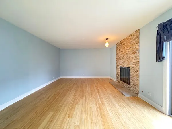 $2,950 | 7S362 Marion Way, Naperville, IL 60540