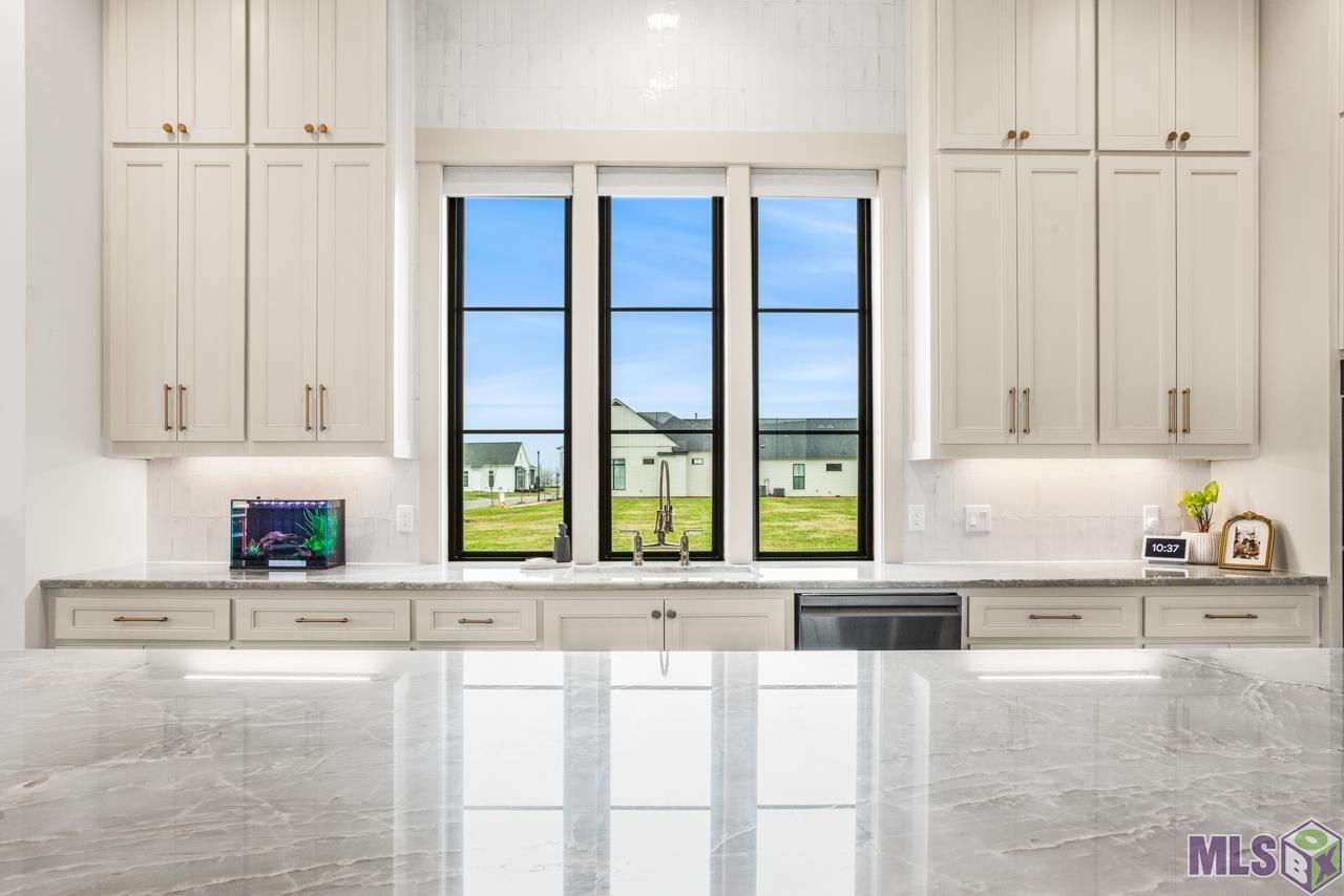 13708 Wild Canary Drive Baton Rouge, LA 70810 - Photo 11 of 43