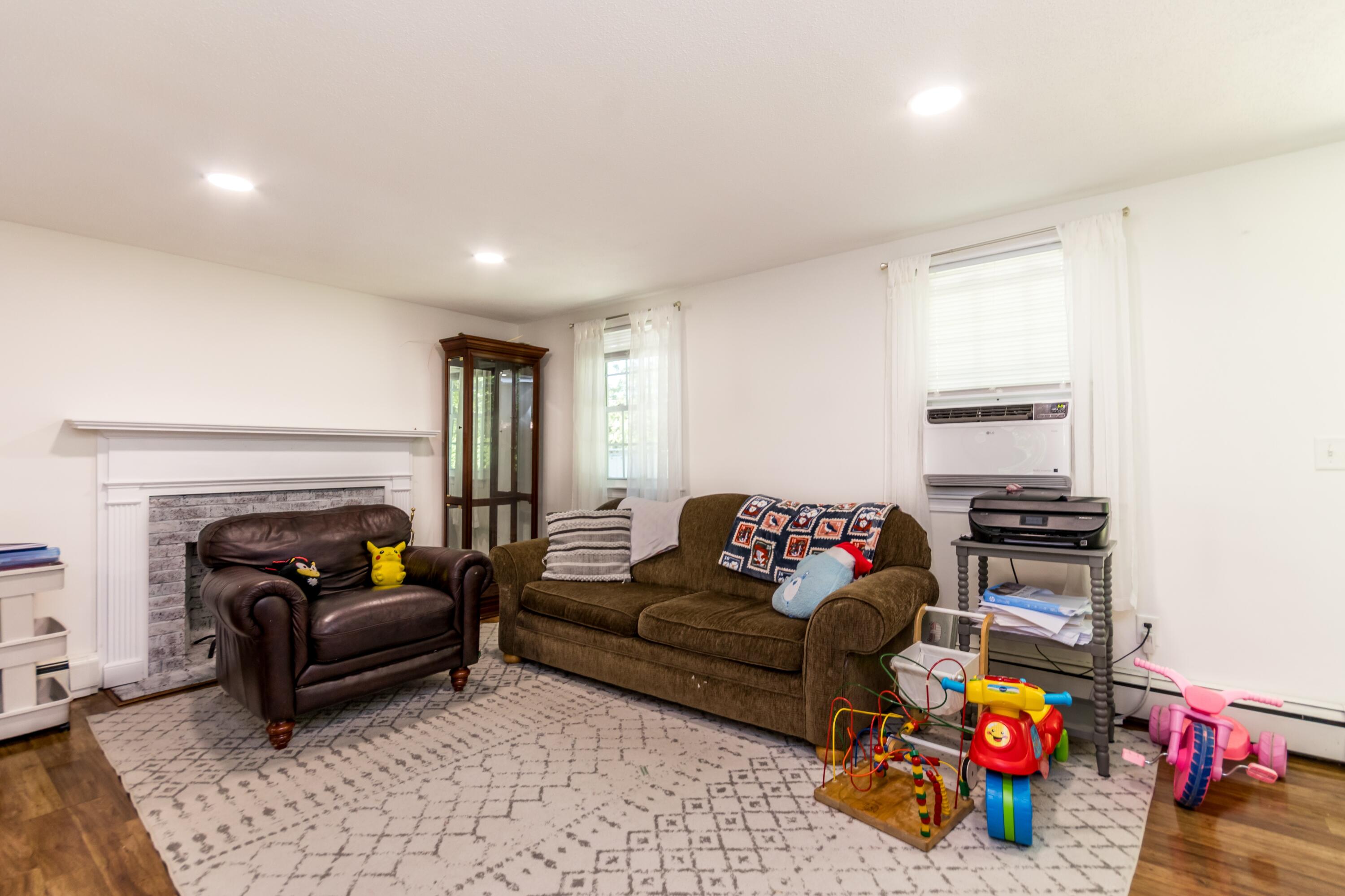 490 Forest Road South Yarmouth, MA 02664 - Photo 6 of 30 Living room